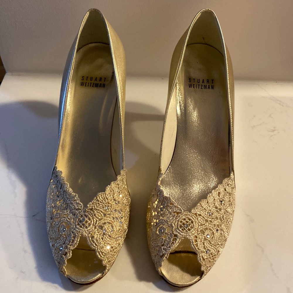 Stuart Weiztman gold heels size 7 1/2